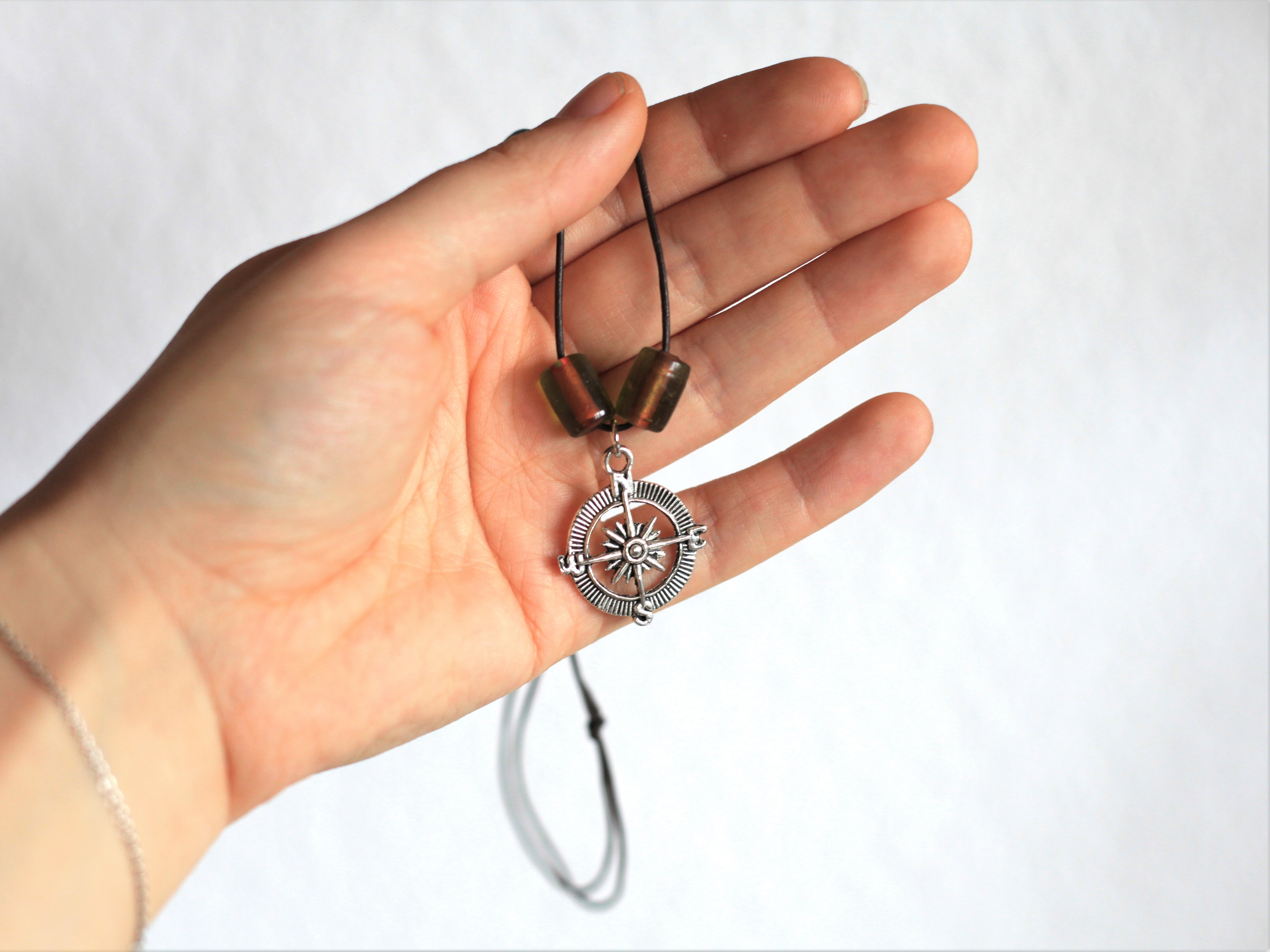Kette mit Kompass