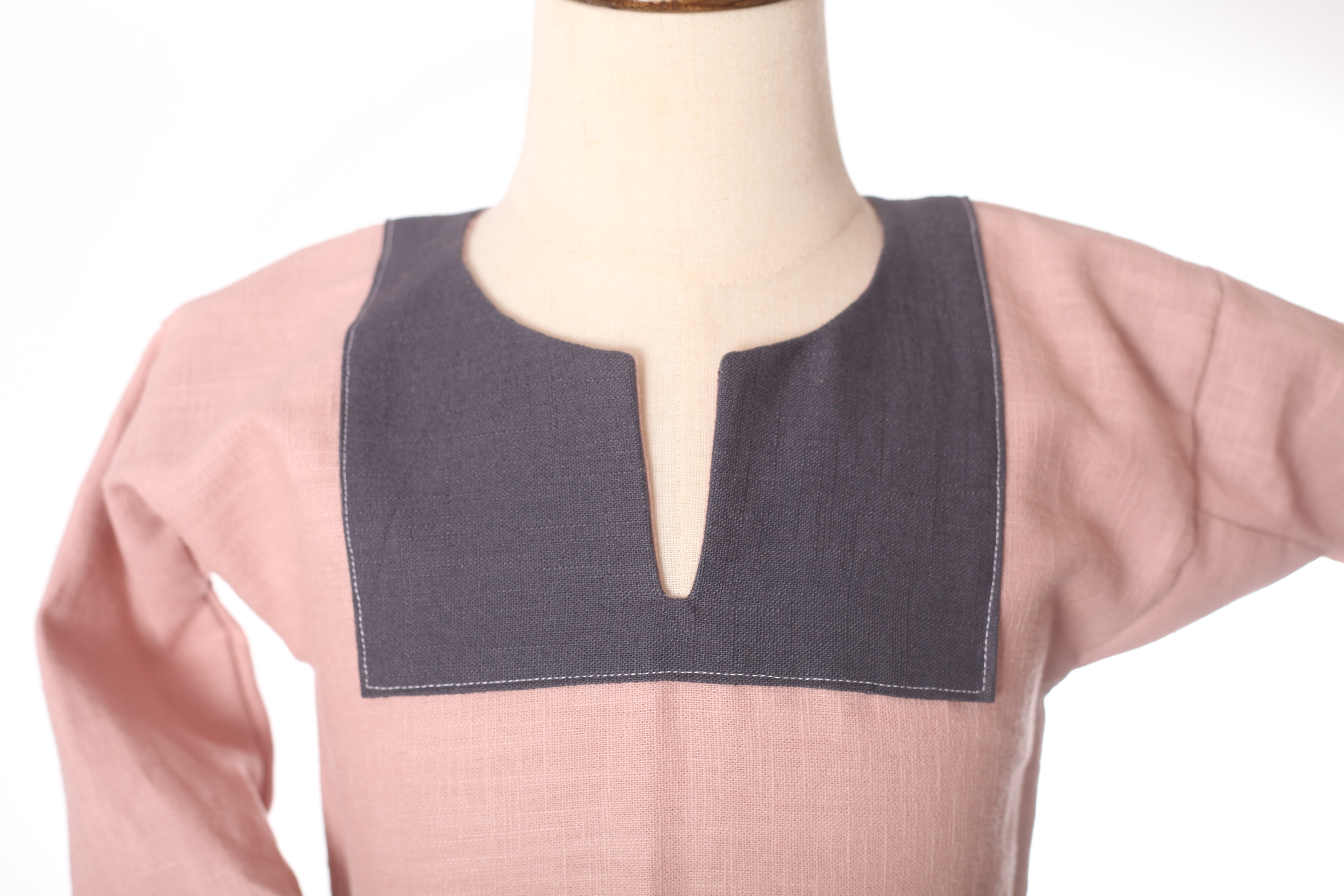 Mittelalterkleid mit Besatz